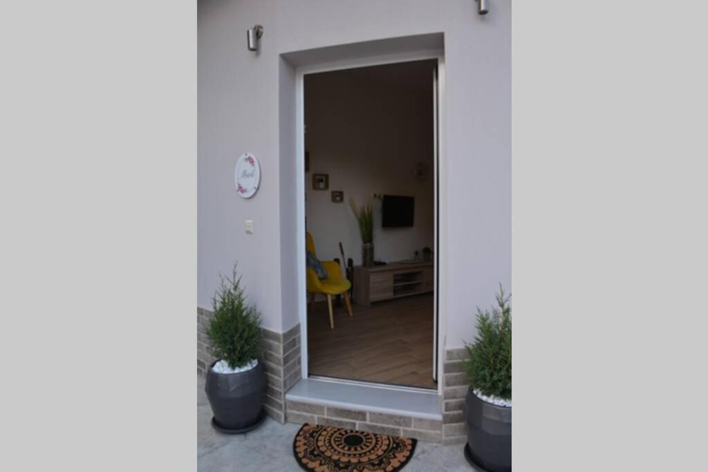 Marieli apartment Perama  Exterior foto